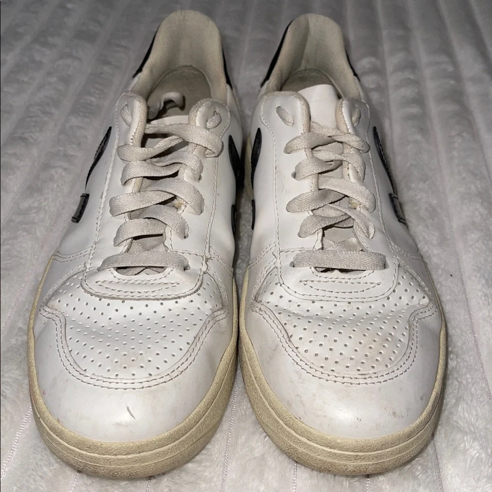 Veja Sneakers | Size 7 Women